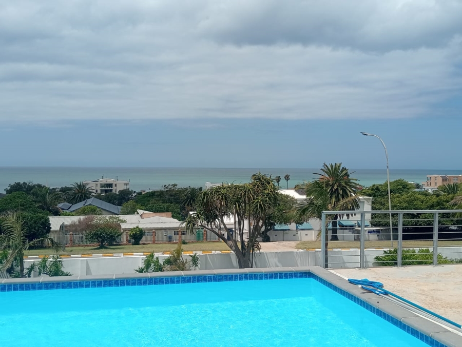 5 Bedroom Property for Sale in Jeffreys Bay Central Eastern Cape